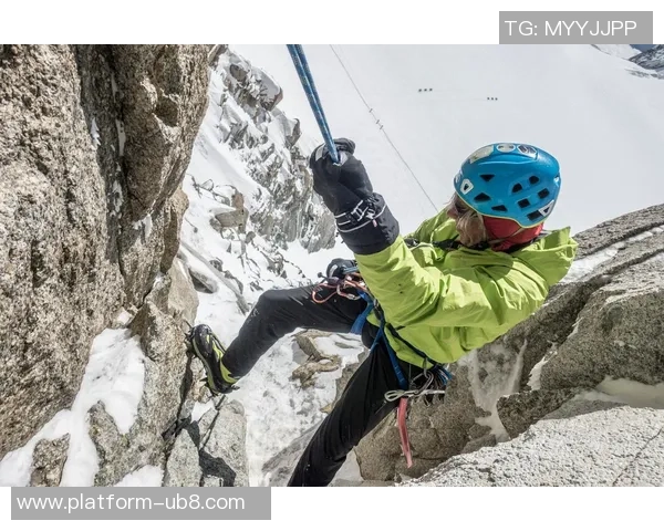 重庆攀岩队的耐力挑战与训练揭秘让我们一起探索攀岩的极限之美